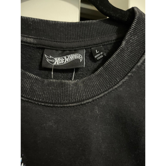 NWT Unisex Hot Wheels Graphic Sweatshirt Black Size L - Picture 4 of 6